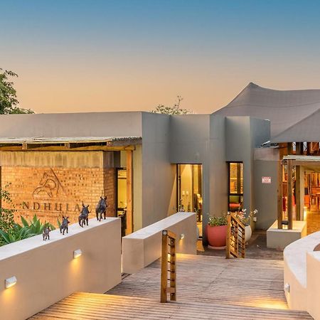 Ndhula Luxury Tented Lodge Уайт Ривър Екстериор снимка