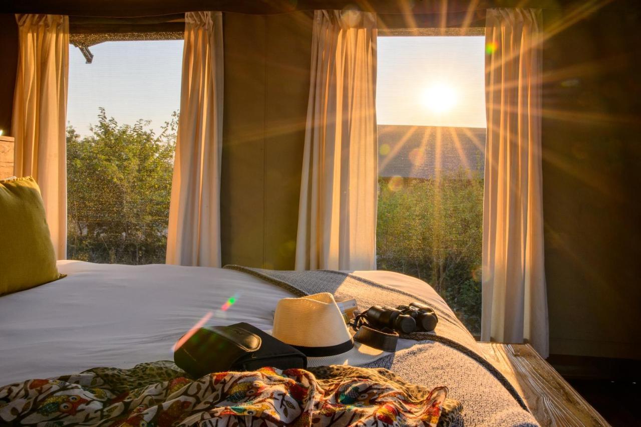 Ndhula Luxury Tented Lodge Уайт Ривър Екстериор снимка