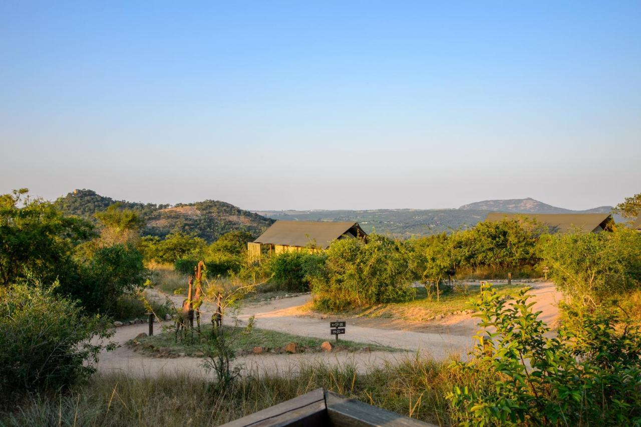 Ndhula Luxury Tented Lodge Уайт Ривър Екстериор снимка