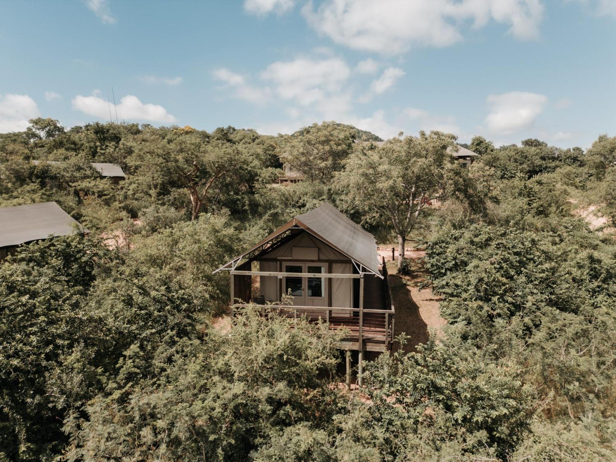 Ndhula Luxury Tented Lodge Уайт Ривър Екстериор снимка
