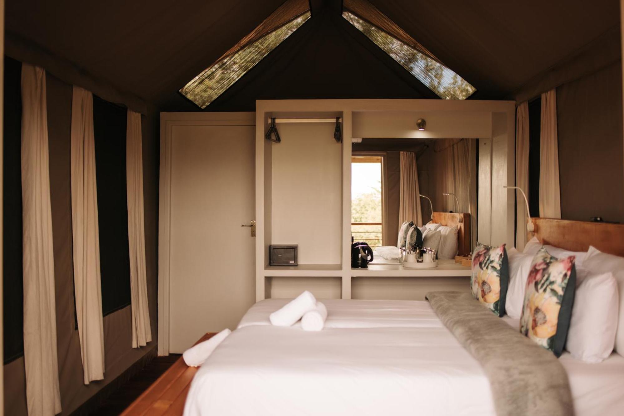 Ndhula Luxury Tented Lodge Уайт Ривър Екстериор снимка