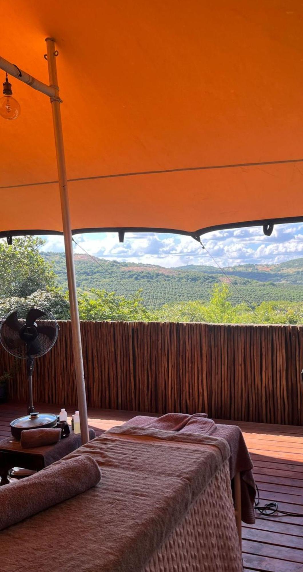Ndhula Luxury Tented Lodge Уайт Ривър Екстериор снимка