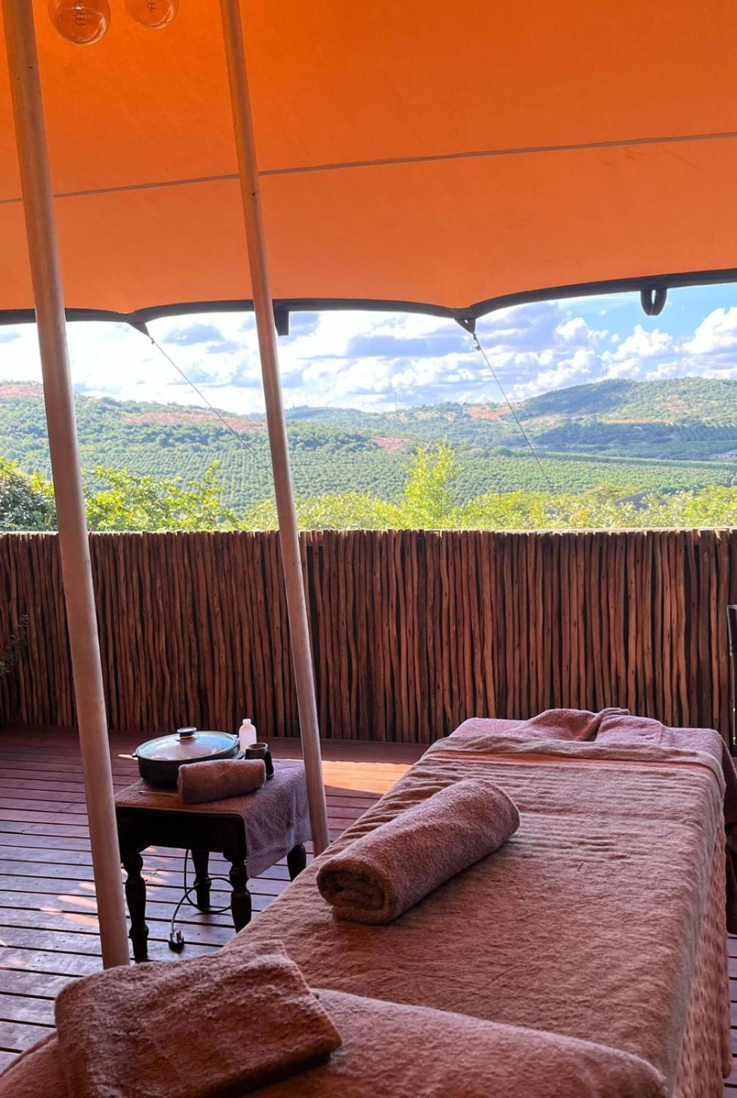 Ndhula Luxury Tented Lodge Уайт Ривър Екстериор снимка
