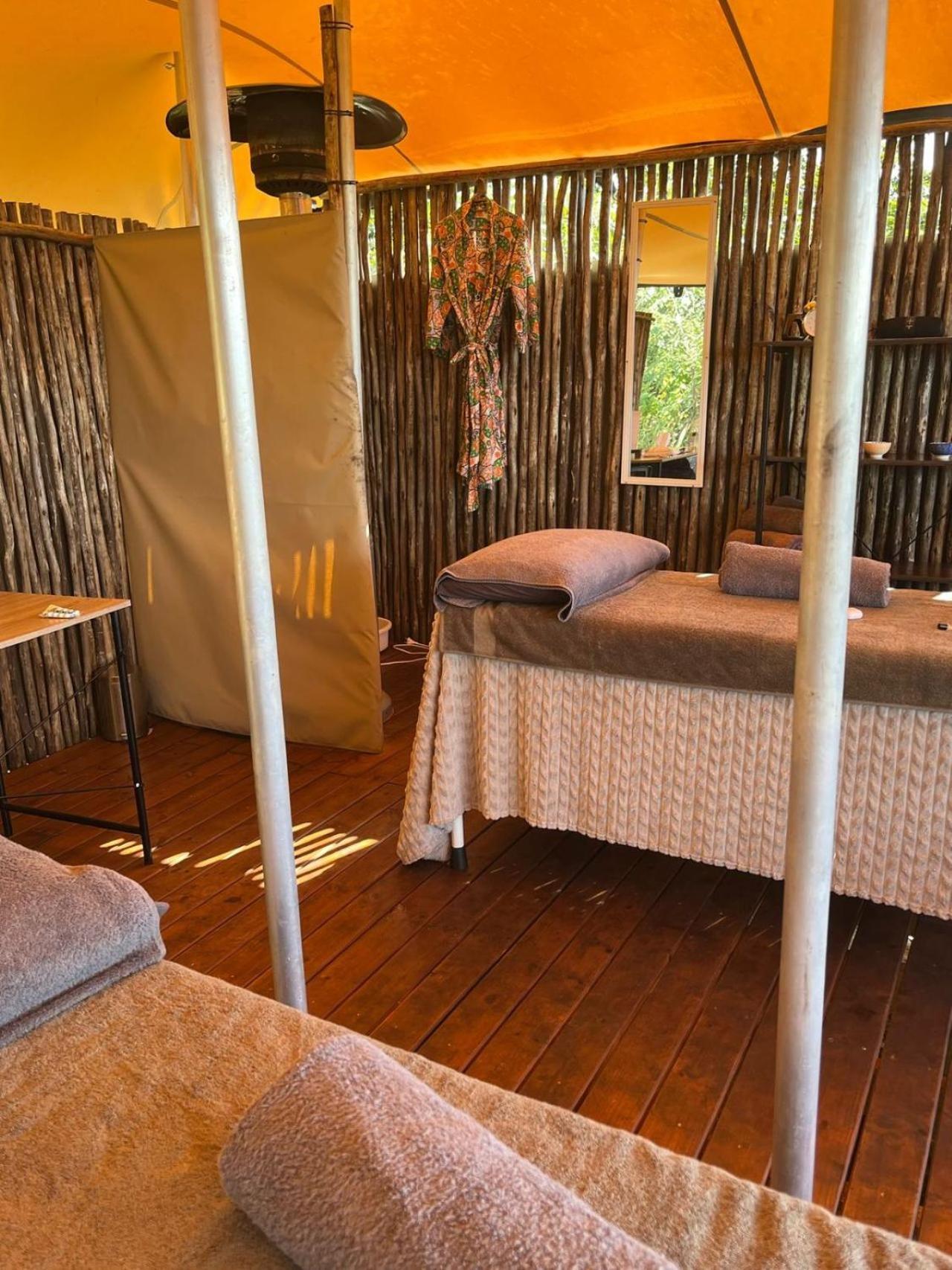Ndhula Luxury Tented Lodge Уайт Ривър Екстериор снимка