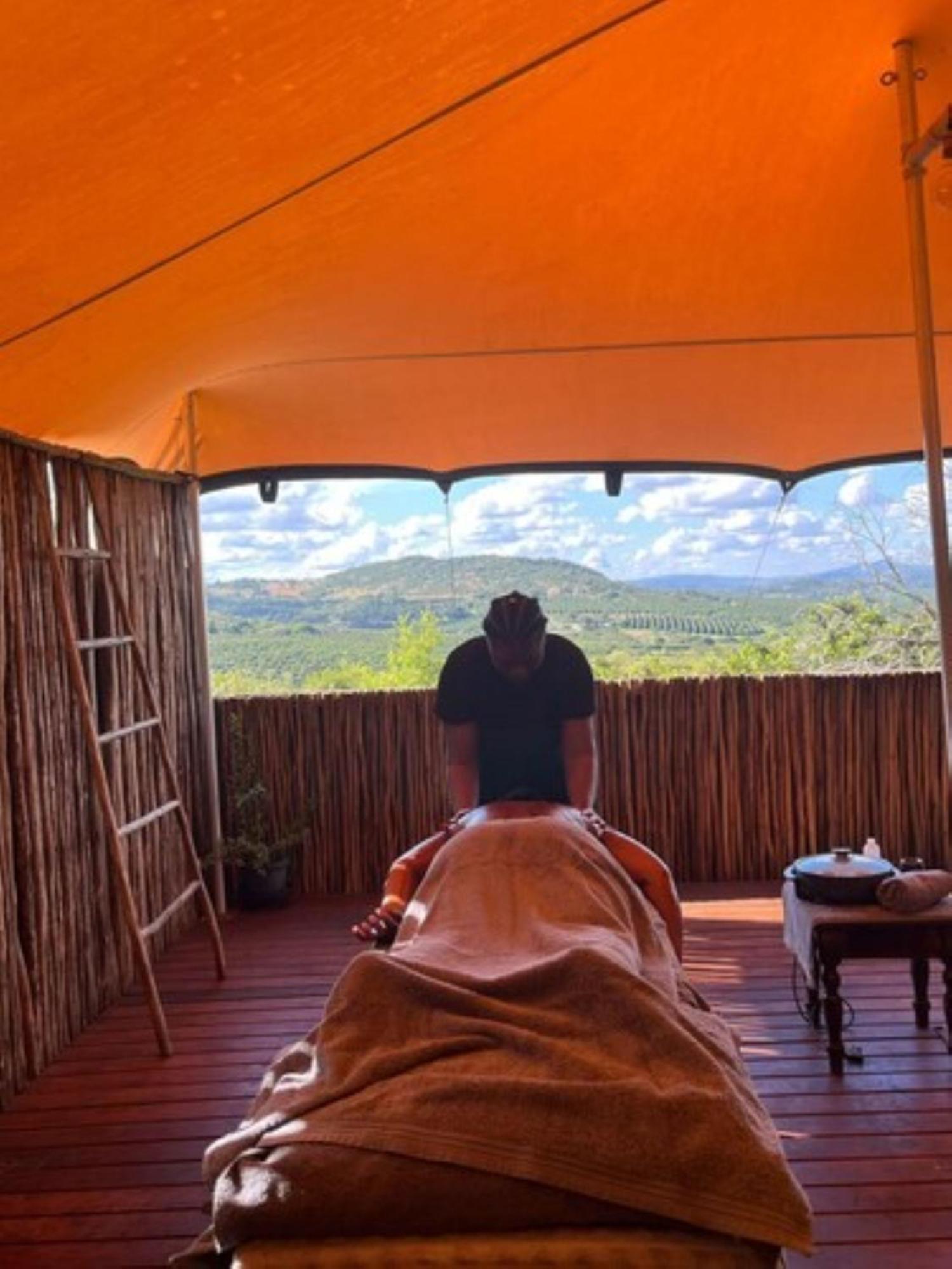 Ndhula Luxury Tented Lodge Уайт Ривър Екстериор снимка